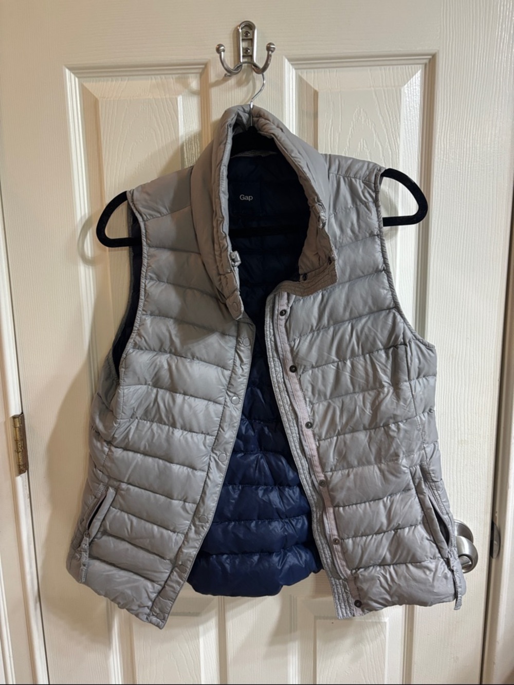Women’s GAP Puffer Vest in Light Gray and Navy